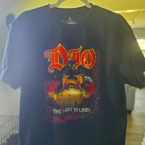 This is a super cool Dio the last in line t shirt!